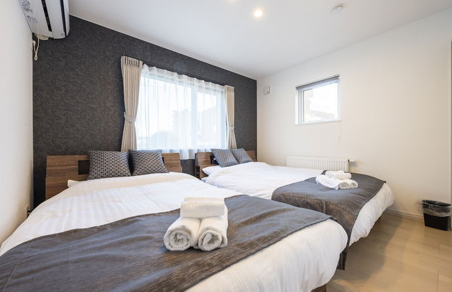 THE LUNA LOUNGE - Photo 4