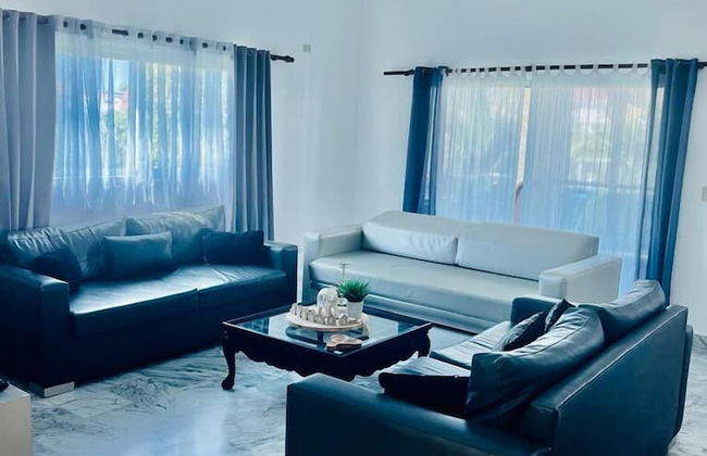 2 Minutes Walk to Beach Huge 3 bdrm Condo with Pool - Photo 48