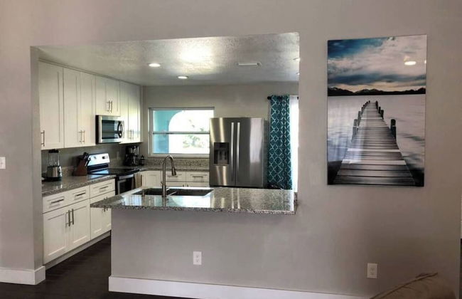 Parsley · New! Luxury, Near Disney & Universal. Sleep 9 - Photo 16