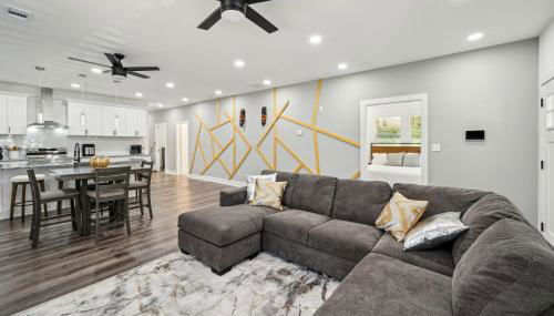 Centrally Located Home in Atlanta-10 Mins from GA Aquarium, Mercedes Benz Stadium, & Much More - Foto 1