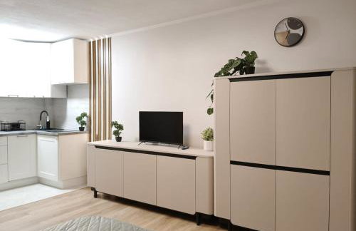 Bliska Ochota Apartment - Photo 2