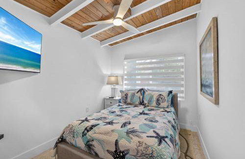 Blue Lagoon Hideaway 3BR Coastal Chic Retreat - Foto 20