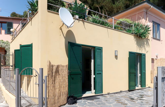 3 bedroom House in Cipressa with garden and terrace - Photo 6