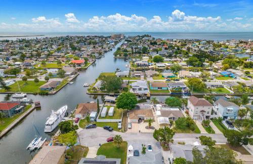 Beautiful & Cozy Home on a Canal in Hudson, FL! - Foto 56