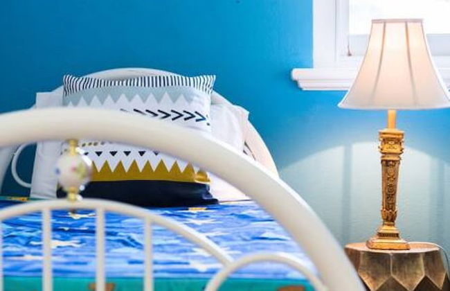 Beautiful 2 Story Manor Close to Beach and all - Foto 63