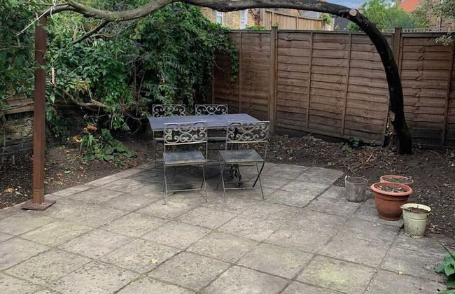 Charming 2 Bedroom Home 3 Near Arsenal Station - Foto 12