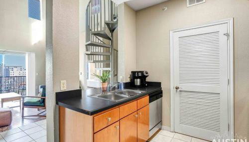 Space for 8 Near Downtown Easy Walk to UT Campus - Foto 2