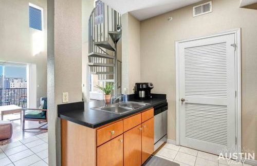 Space for 8 Near Downtown Easy Walk to UT Campus - Foto 2