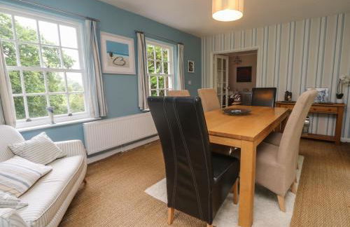 Gweek House - Photo 10