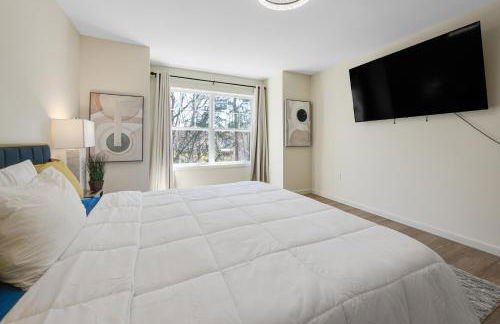 Spacious House in Prime Location - Photo 39