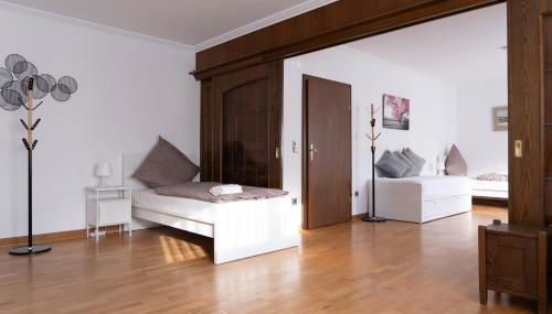 Casaba Suite 2-150qm-4 Rooms-Free Private Parking-House with garden - Foto 2