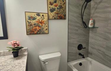 Charming 3 Bedroom house near Downtown IN - Photo 22