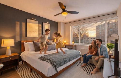 CASA Arlington Suite with In-Suite Massage Chair & Premium Amenities - Foto 1