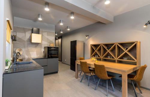 Magnolia - Modern Apartment near City Center and Sea - Photo 9