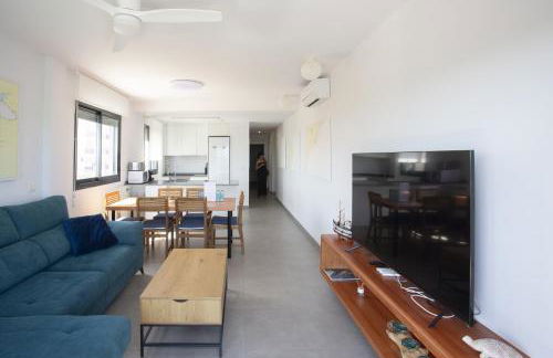 AT Almirall II - Photo 8