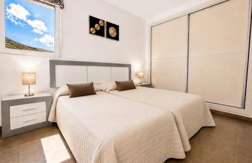 Villa Sol Costa Adeje Heated Pool Putting Green Sleeps 8 - Photo 13