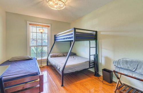 Hot Tub, Pool, and Fire Pit! Solar-Powered Hutto Gem - Foto 18