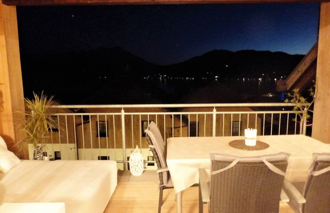 Apartment With Amazing Lake- and Mountain View - Photo 13