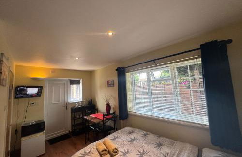 Studio-1-Staines/Heathrow/London-own entrance - Foto 9