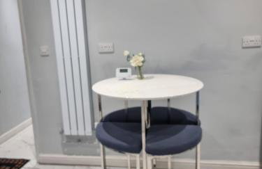 Newly Refurbished 2- Bed Stylish Home - Foto 2