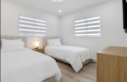 Renovated Modern Home with Big Pool & Ocean Access - Foto 19