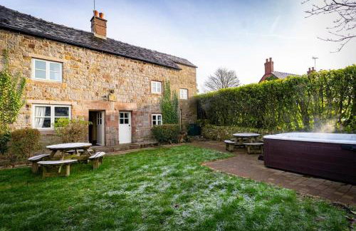 School House, cosy cottage for 12 with hot tub in the Peak District - Photo 16