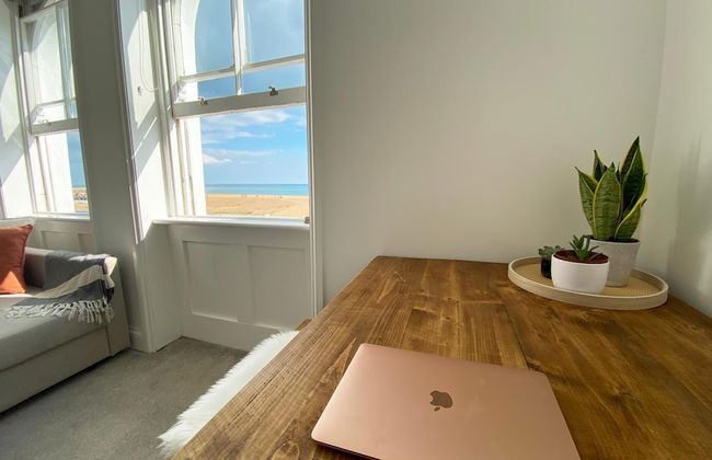 Spacious 2BD Flat With Stunning Views Folkestone - Foto 9