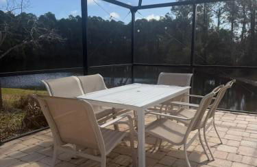 Ultimate Backyard Oasis, Heated Pool, Spa and Lake - Foto 36