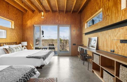 Luxury Riverfront Retreat - 6 Cabins - Private Pool - Photo 63