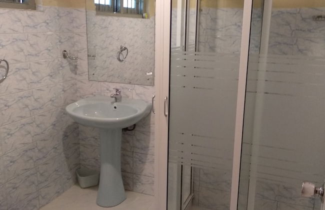 Windsor Forest Bungalow - Photo 16