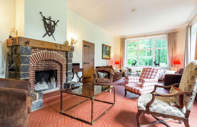 Mansion in Beauplateau Near Forest - Photo 25