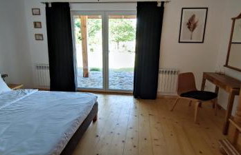 Jeziorosfera. Stodoła przy wodzie. - Foto 12