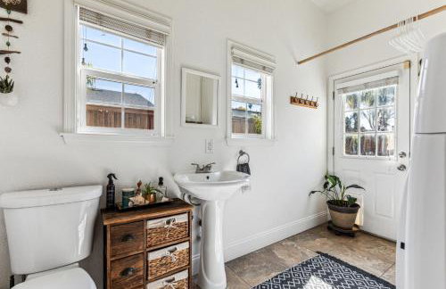 ¤ Old Folsom La Boheme Artist Retreat + Jacuzzi ¤ - Foto 14