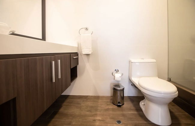 w Elegant 2BR in the Heart of Miraflores - Photo 21