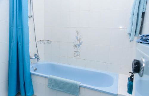 Hillside Studio with Sea View & Fibre Internet - Foto 20