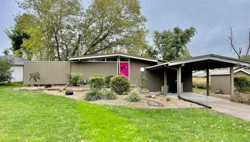 Mid-Century Style And Class In Quiet NE Location - Foto 1, Garden view