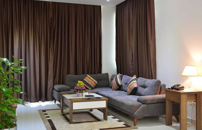 President Waves - Photo 18