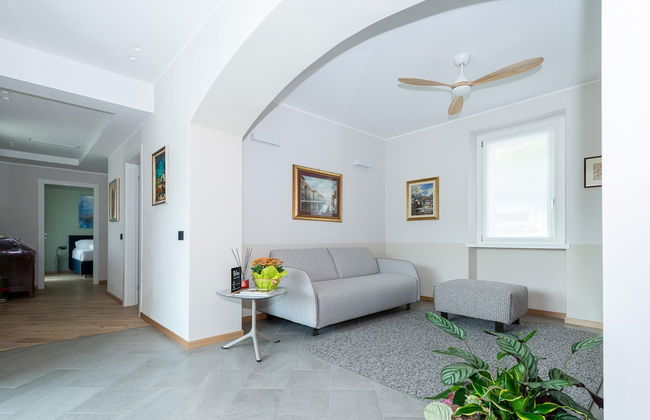 Luxury 1 in Como With 2 Bedrooms and 2 Bathrooms - Photo 21