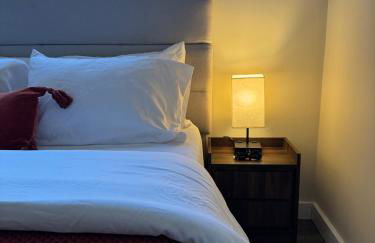 Poconos Chalet -Kayaks- HotTub-Karaoke-Lake - Foto 51