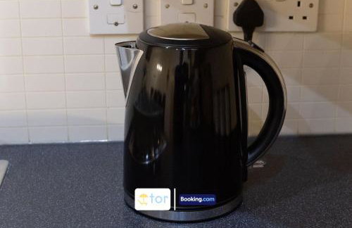 Large 2 Bedroom Apartment By The One Retreats Short Lets & Serviced Accommodation Horley Close To Gatwick Airport - Foto 32