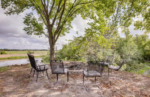 Family Home with Covered Patio and Grill in La Grange - Foto 28