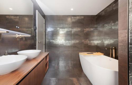 Luxurious And Modern Family Home - Foto 16