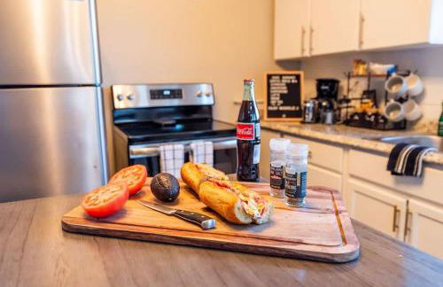 Sleeps 6-Full Kitchen-4 Beds-Big Couch-OfficeSpace - Foto 25