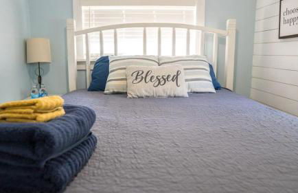 Sister Lake Cottages - Unit 4 - Photo 14