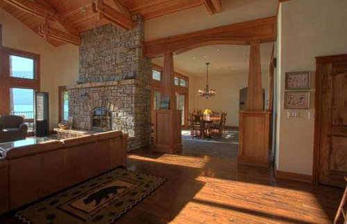 Lakeside Vacation Rental with Stunning Views and Spacious Interior on Flathead Lake, Montana - Foto 11