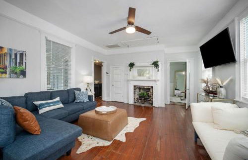 Lovely & Historical 3BR - Balcony - Central Location - Foto 1