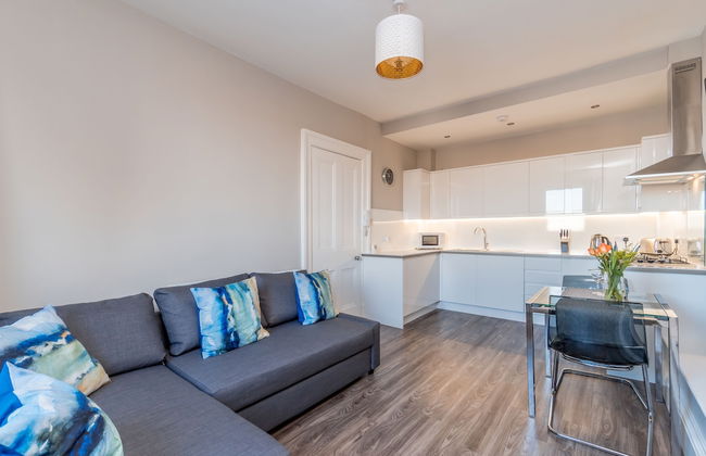 Silver Lining Charming Meadowbank Flat - Photo 11