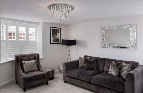 The Grand 4-Bed Ebbsfleet Home - Big Garden & Parking Space, Near Bluewater - Foto 15