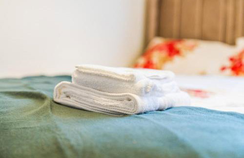 #99 Quirky and Stylish 3-Bedroom - Close to Drayton Manor Theme Park - Sleeps 6 - "Perfect for contractors and Families - Free parking" - Photo 51