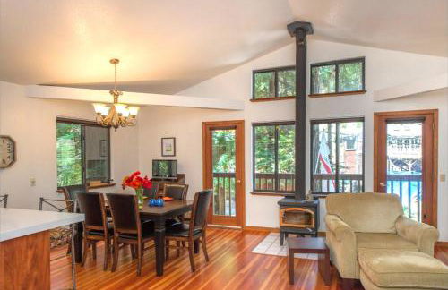 Absolute Zen! Redwoods! BBQ Grill! Fast WiFi!! Ping Pong!! Dog Friendly! - Foto 8